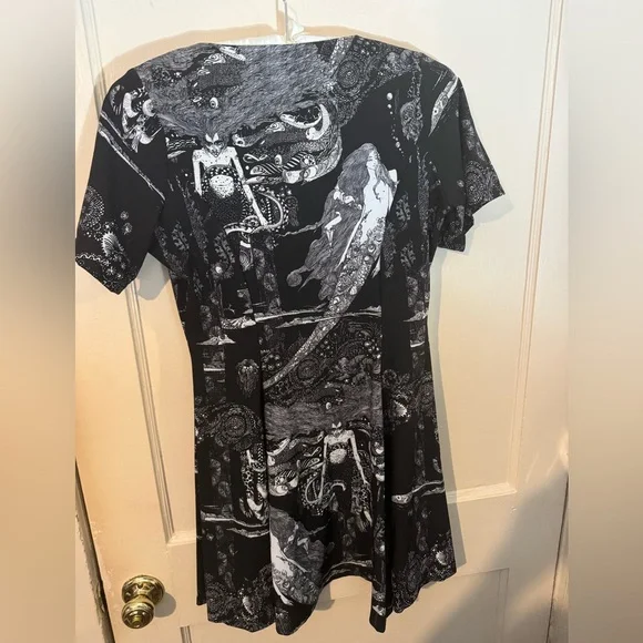 Blackmilk Clarke’s Little Mermaid Evil V Dress - Picture 7 of 9